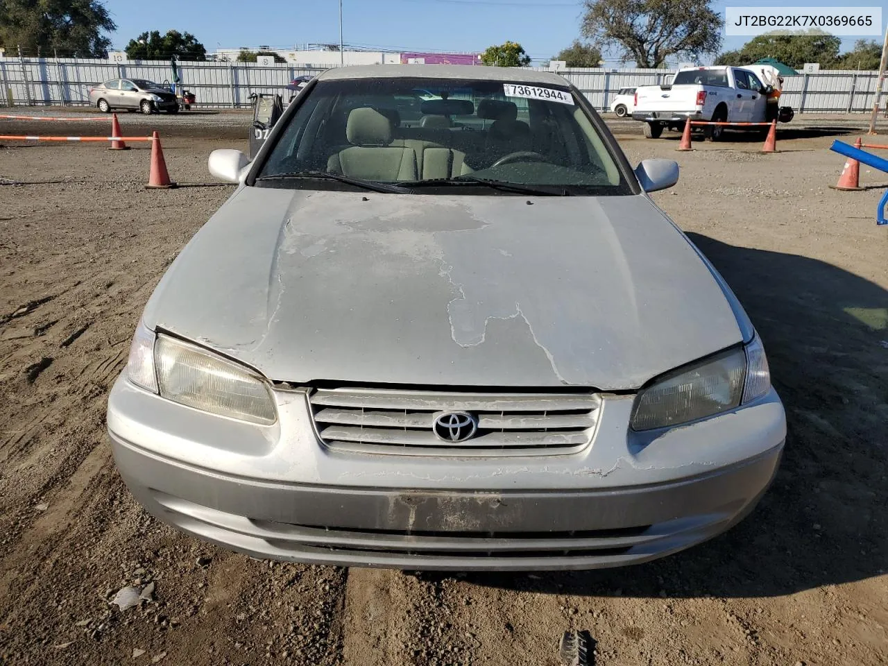 1999 Toyota Camry Le VIN: JT2BG22K7X0369665 Lot: 73612944