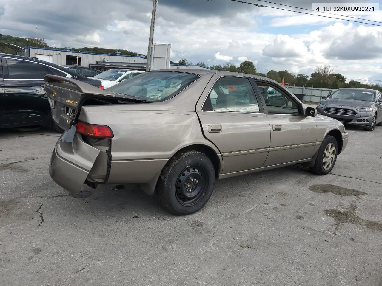 1999 Toyota Camry Le VIN: 4T1BF22K0XU930271 Lot: 73748004