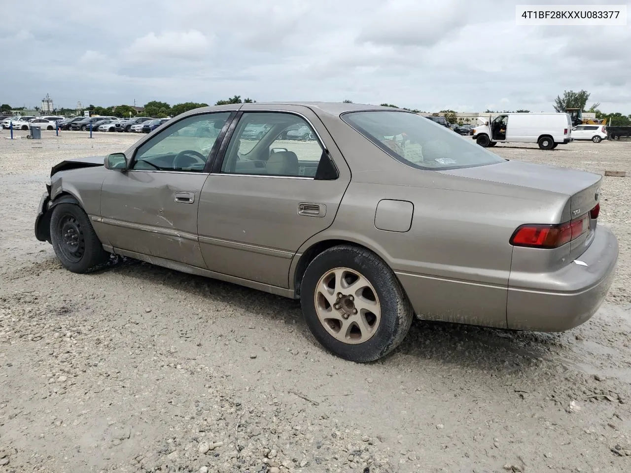 1999 Toyota Camry Le VIN: 4T1BF28KXXU083377 Lot: 74242774