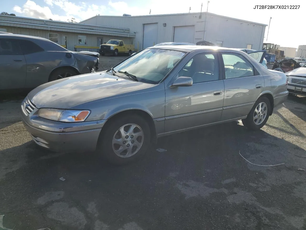 1999 Toyota Camry Le VIN: JT2BF28K7X0212227 Lot: 80370094