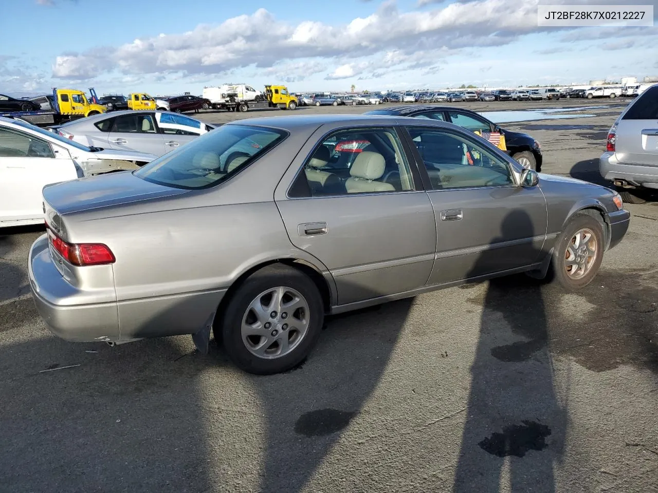 1999 Toyota Camry Le VIN: JT2BF28K7X0212227 Lot: 80370094