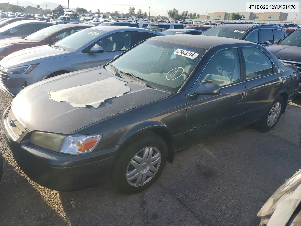 2000 Toyota Camry Ce VIN: 4T1BG22K2YU951976 Lot: 63443214