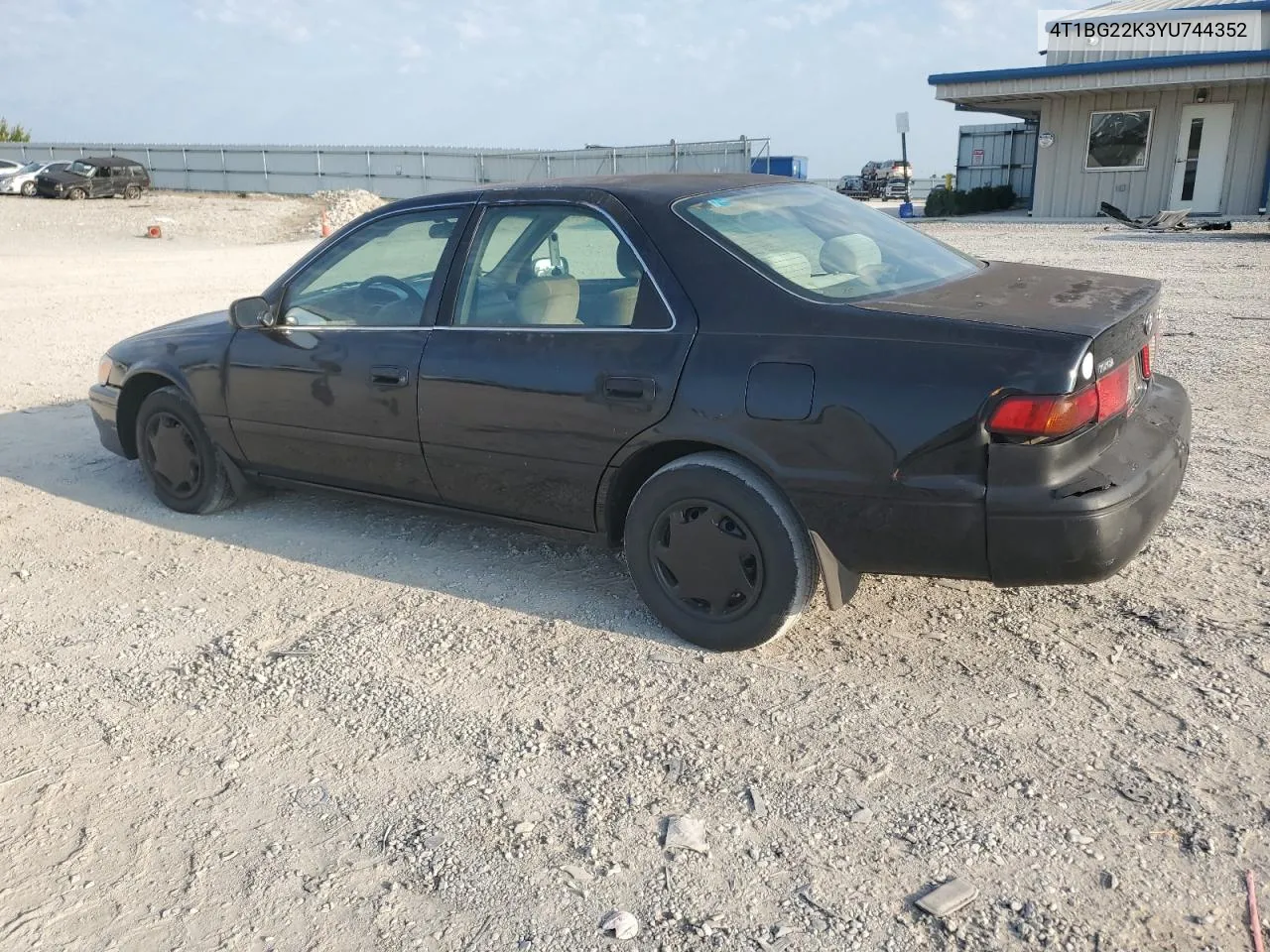 2000 Toyota Camry Ce VIN: 4T1BG22K3YU744352 Lot: 68654464