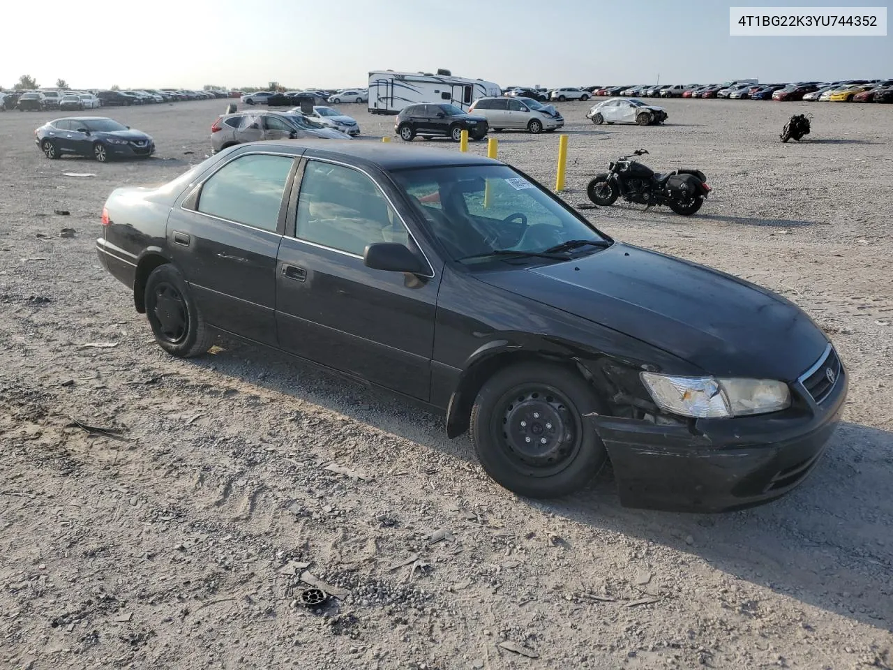 2000 Toyota Camry Ce VIN: 4T1BG22K3YU744352 Lot: 68654464