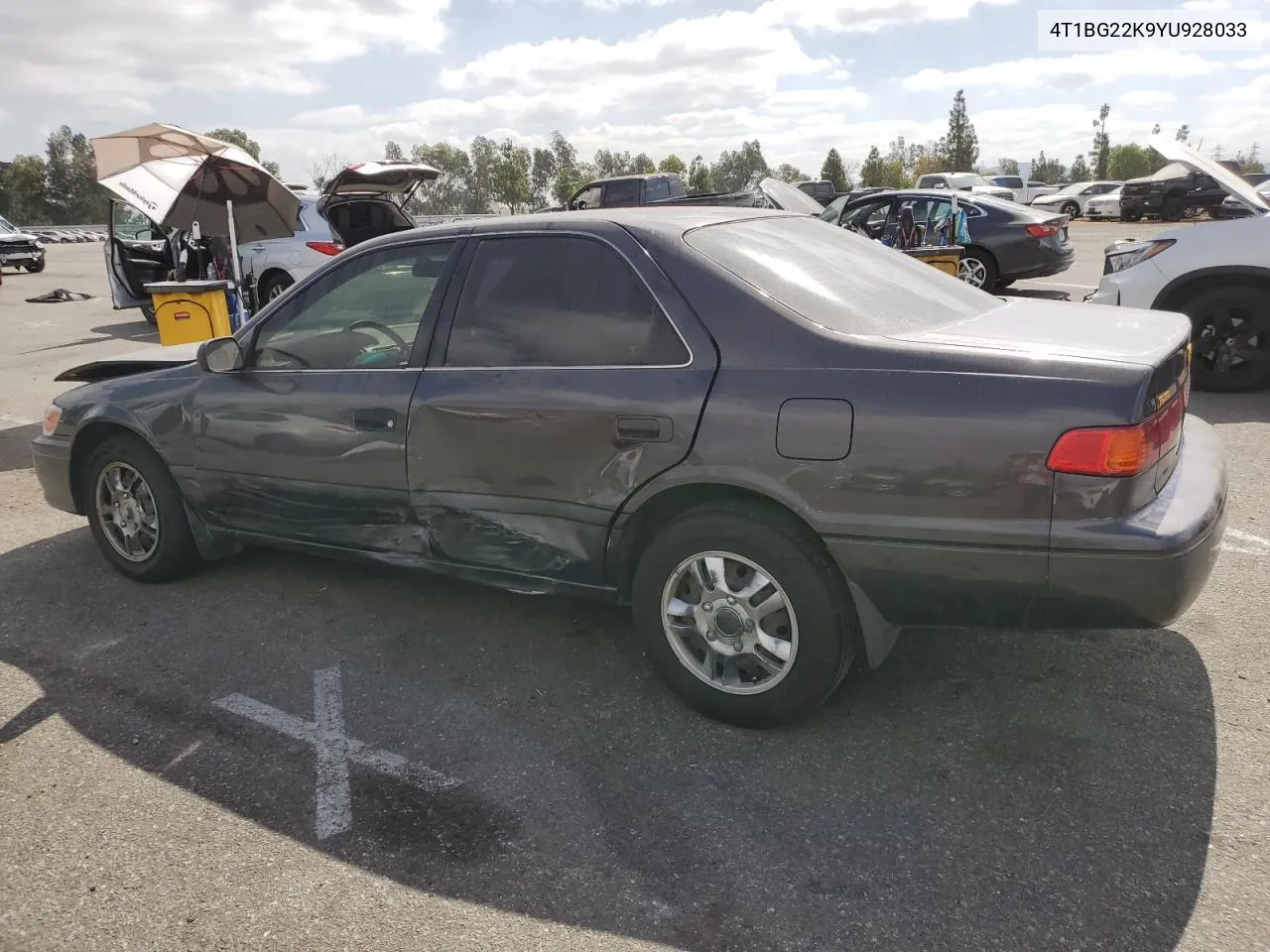 2000 Toyota Camry Ce VIN: 4T1BG22K9YU928033 Lot: 71120424