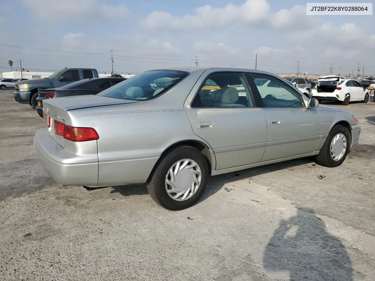 2000 Toyota Camry Ce VIN: JT2BF22K8Y0288064 Lot: 72031744