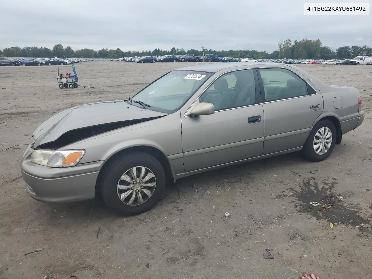 2000 Toyota Camry Ce VIN: 4T1BG22KXYU681492 Lot: 72703574