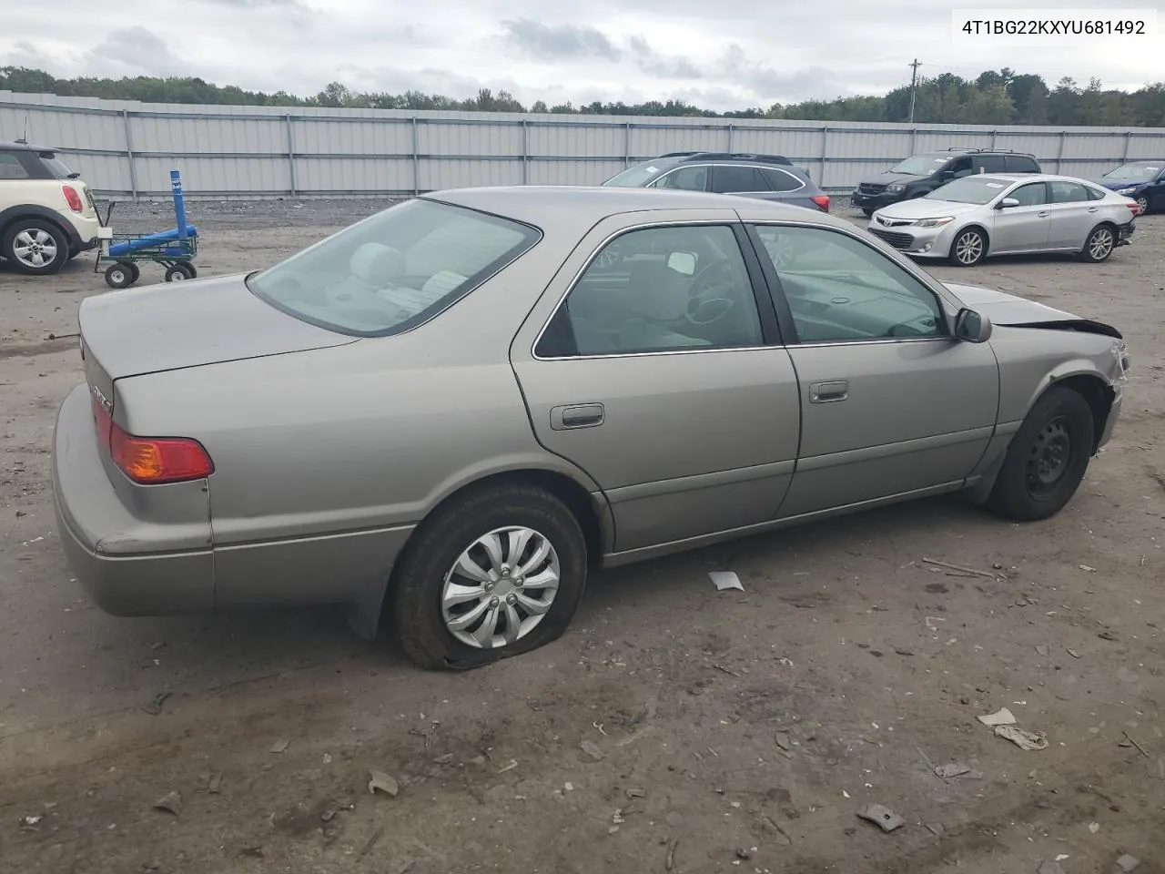 2000 Toyota Camry Ce VIN: 4T1BG22KXYU681492 Lot: 72703574