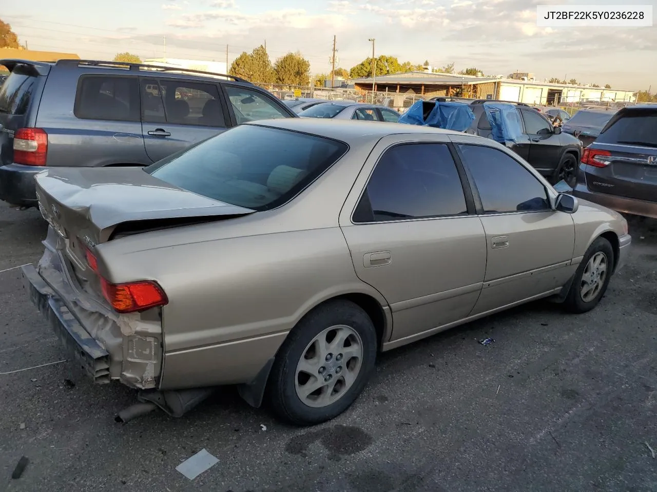 2000 Toyota Camry Ce VIN: JT2BF22K5Y0236228 Lot: 76419184