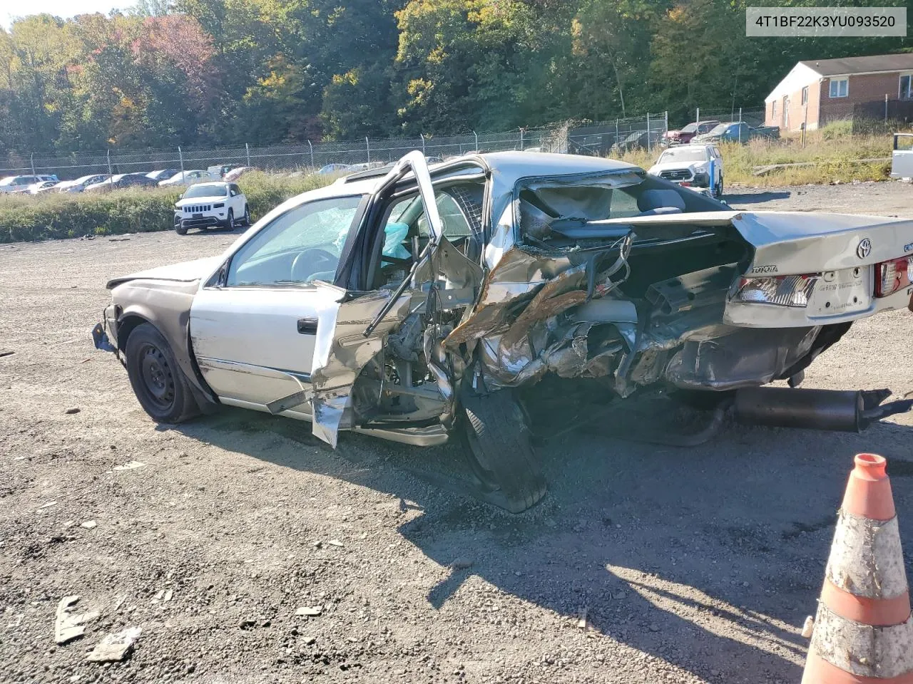 2000 Toyota Camry Le VIN: 4T1BF22K3YU093520 Lot: 76708834