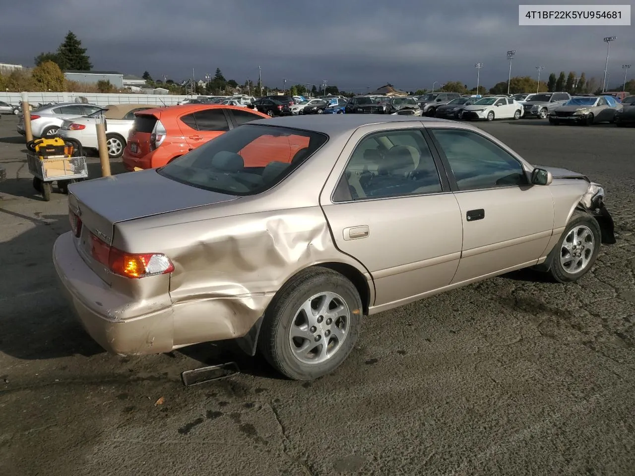 2000 Toyota Camry Le VIN: 4T1BF22K5YU954681 Lot: 77147824