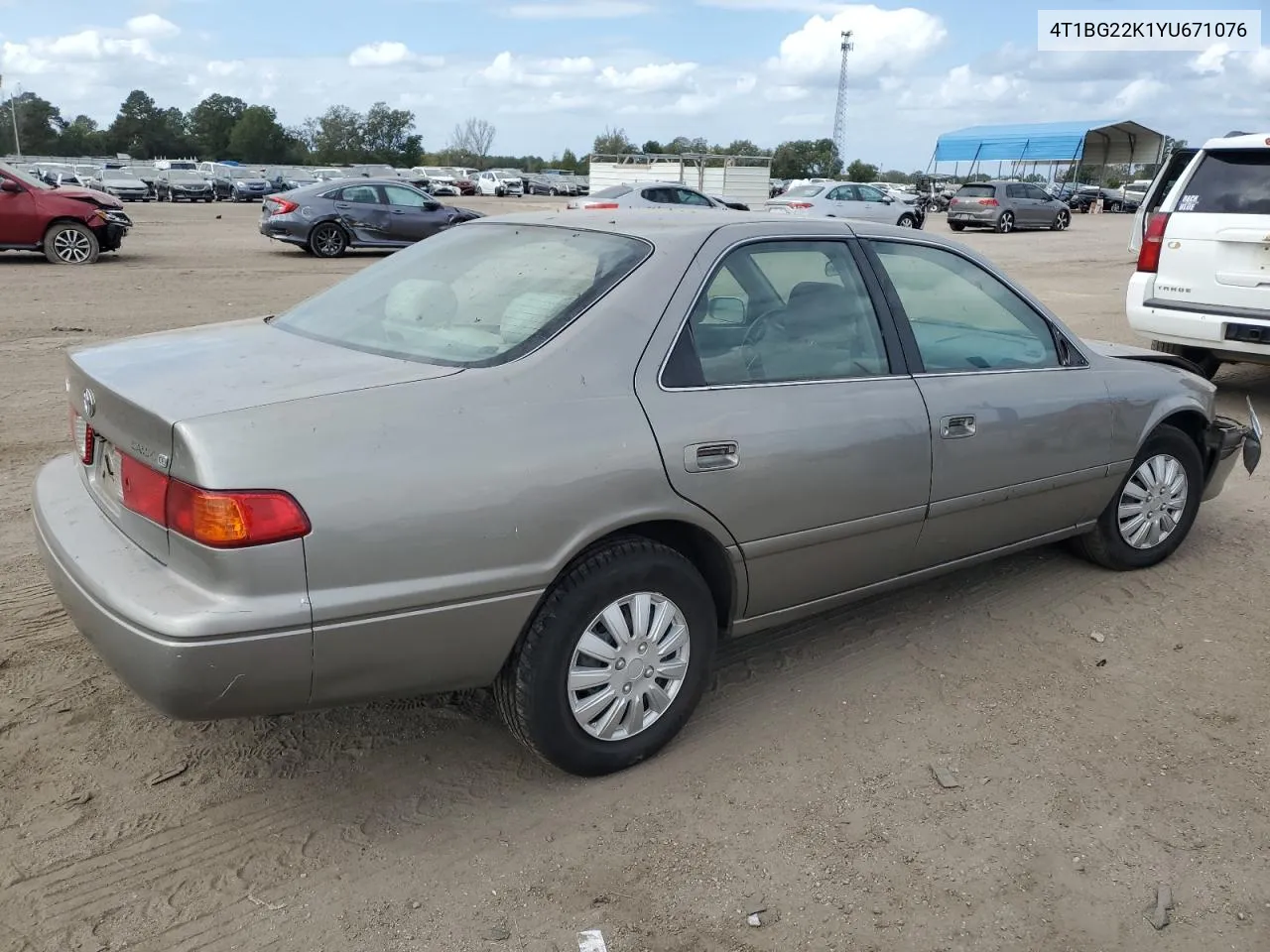 2000 Toyota Camry Ce VIN: 4T1BG22K1YU671076 Lot: 77371044