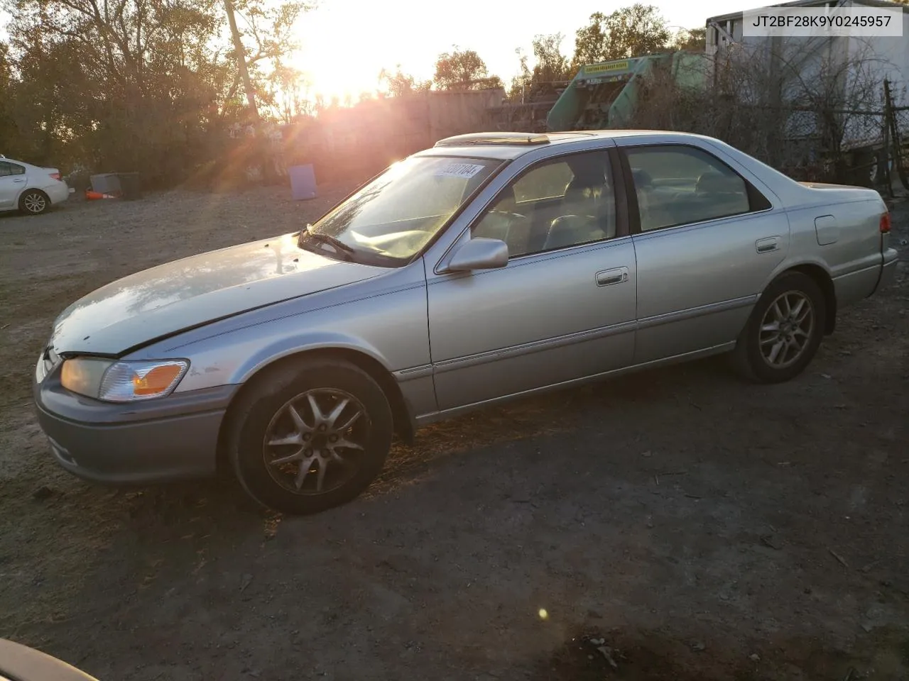 2000 Toyota Camry Le VIN: JT2BF28K9Y0245957 Lot: 78207104