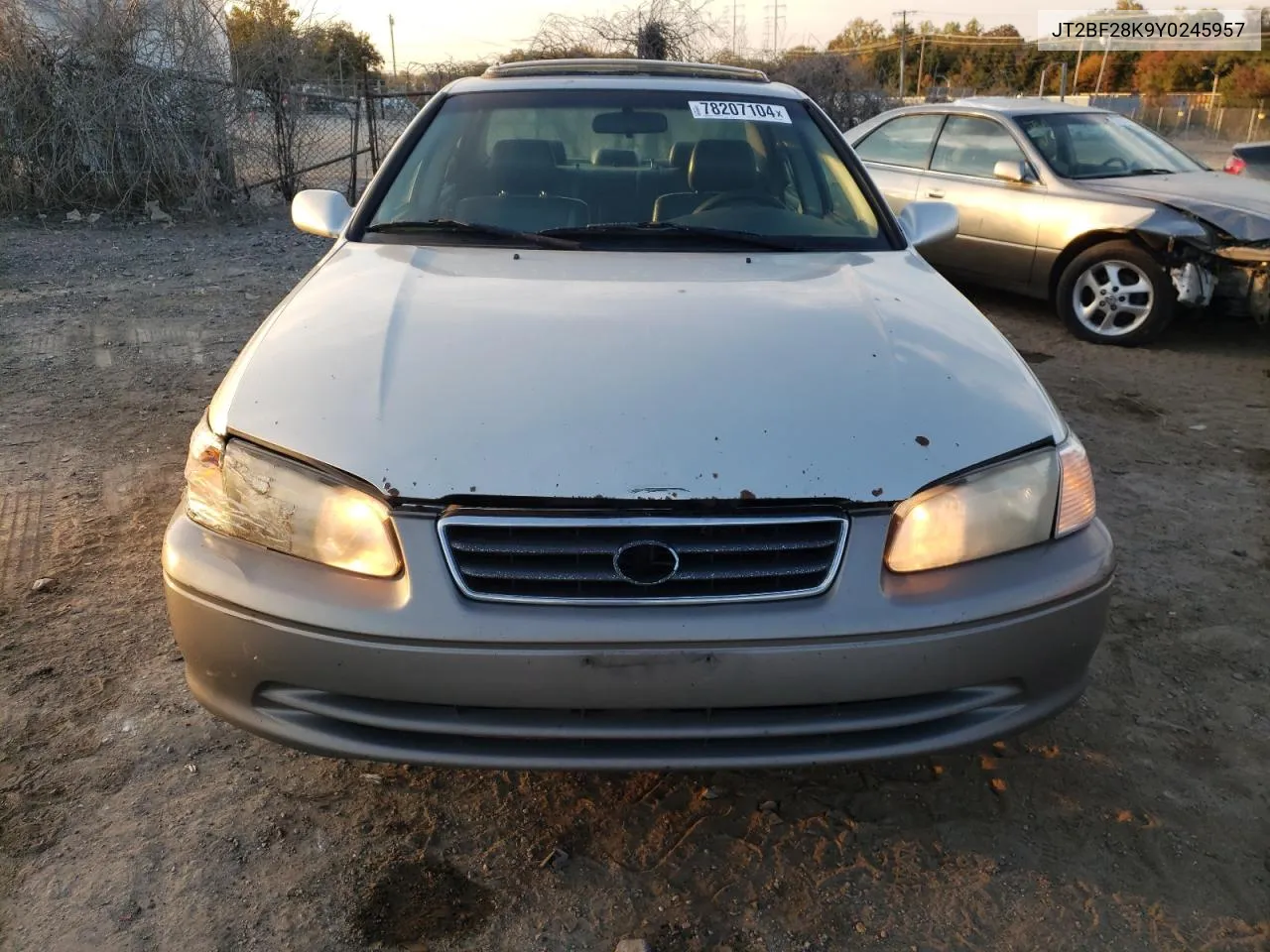 2000 Toyota Camry Le VIN: JT2BF28K9Y0245957 Lot: 78207104