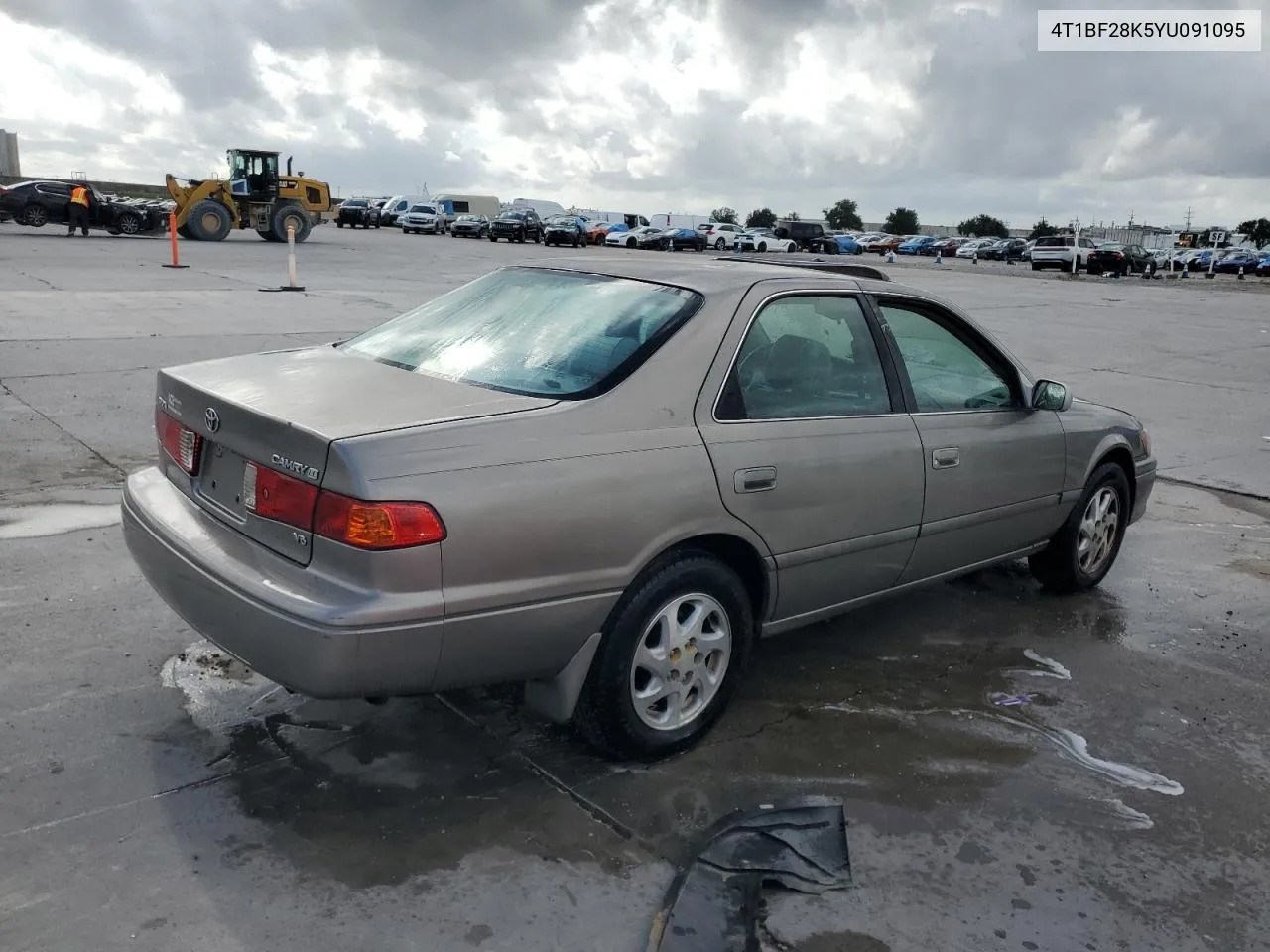 2000 Toyota Camry Le VIN: 4T1BF28K5YU091095 Lot: 79079814