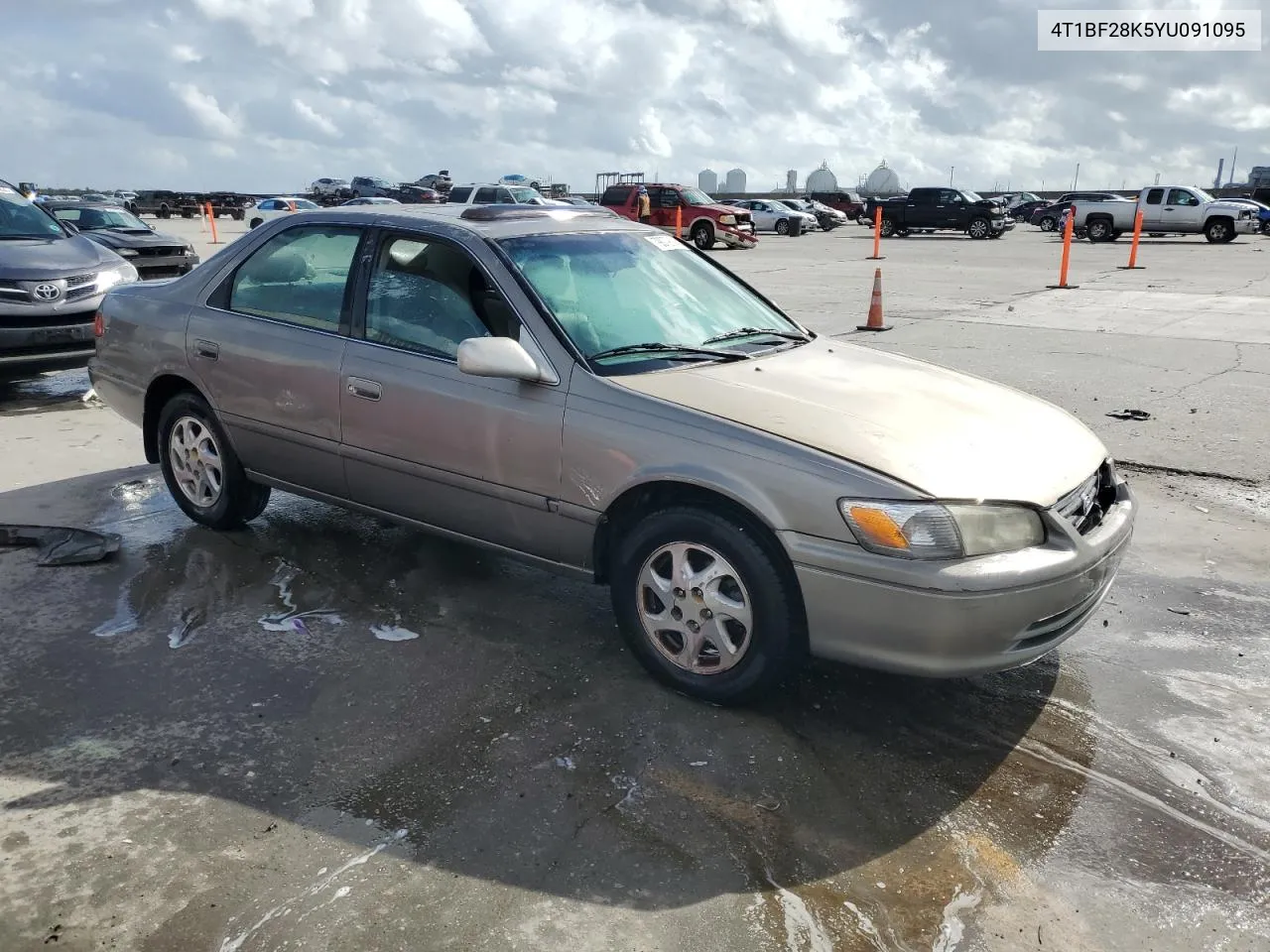 2000 Toyota Camry Le VIN: 4T1BF28K5YU091095 Lot: 79079814