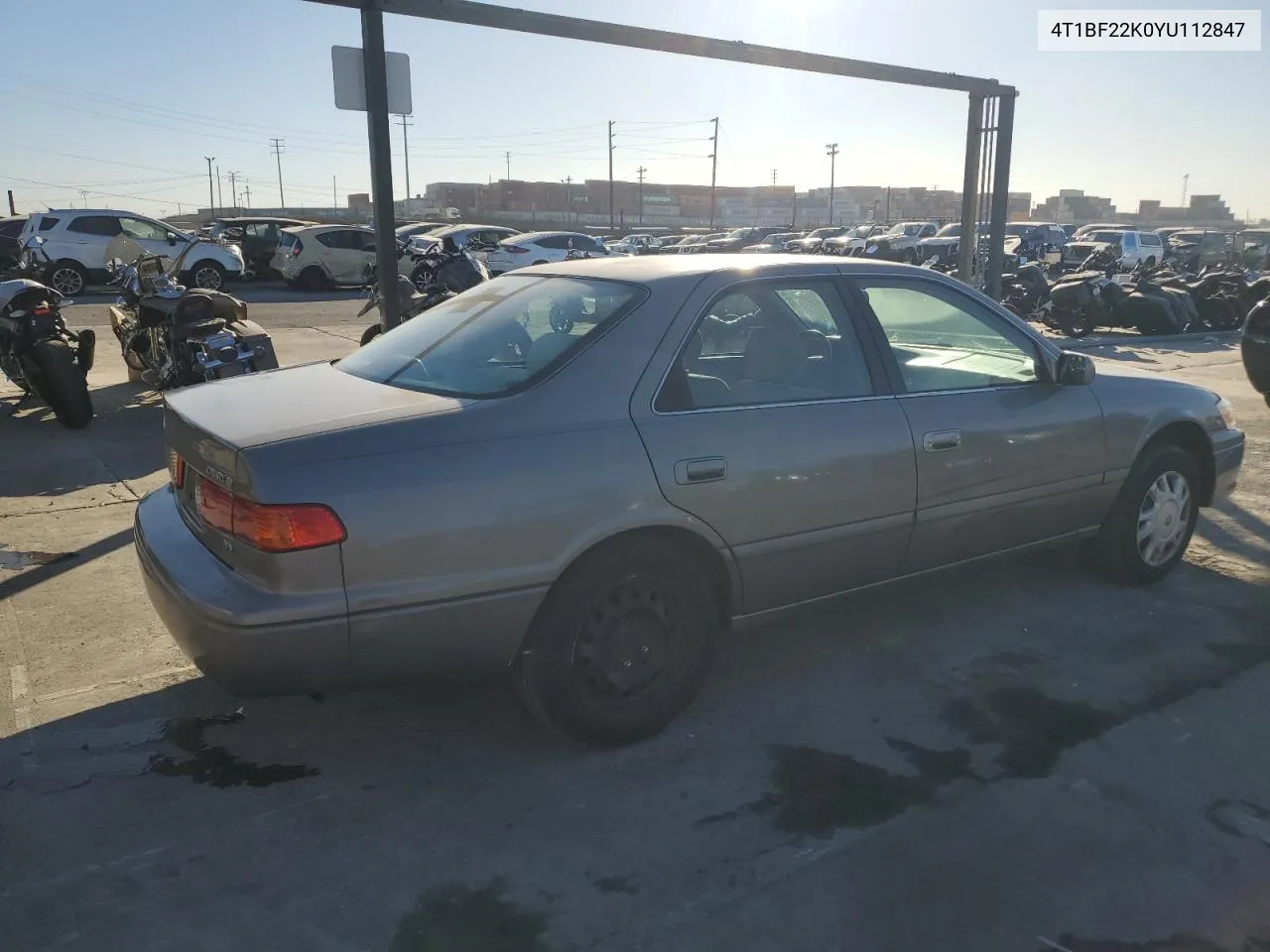 2000 Toyota Camry Le VIN: 4T1BF22K0YU112847 Lot: 79769664