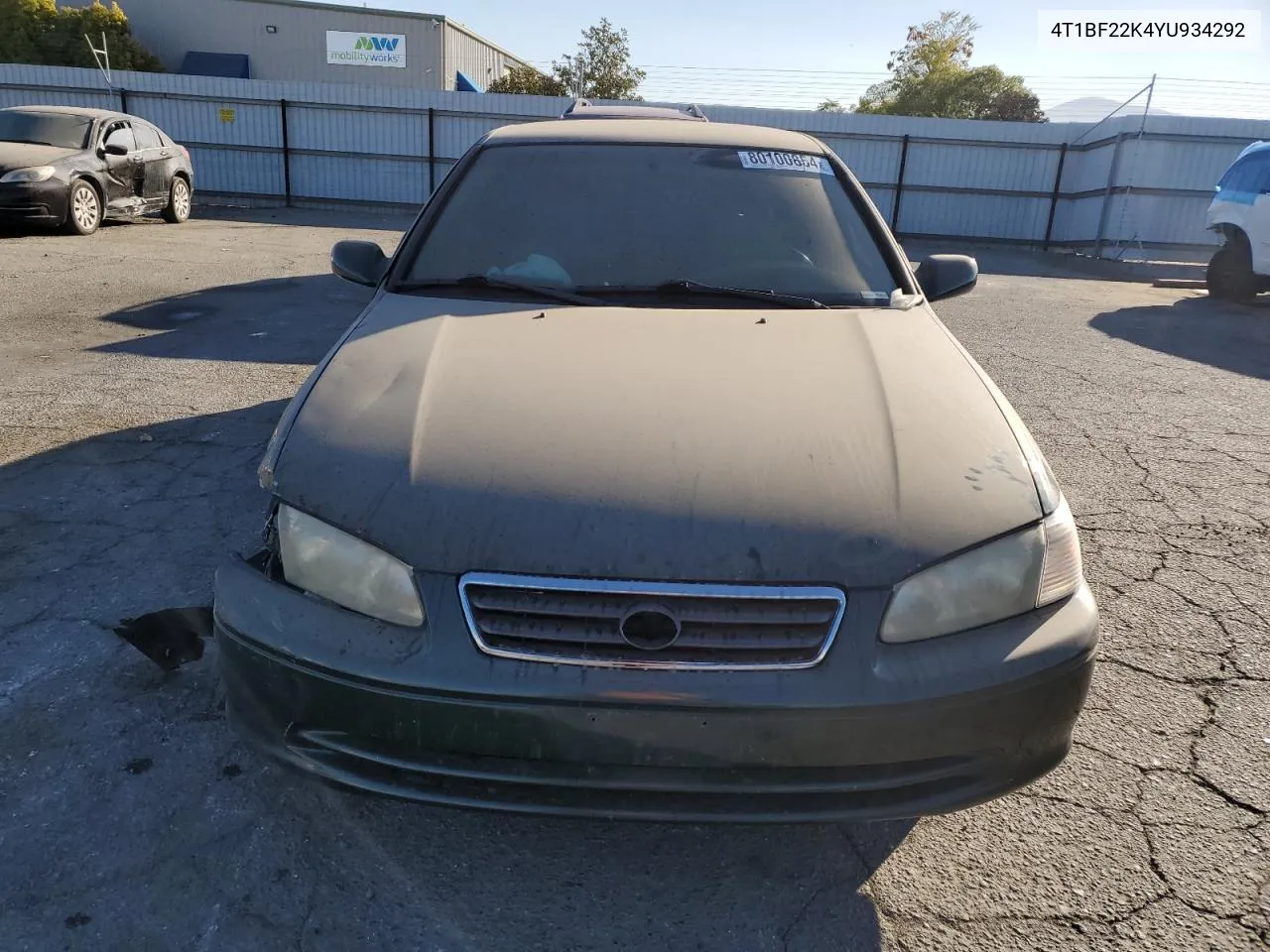 2000 Toyota Camry Le VIN: 4T1BF22K4YU934292 Lot: 80100854