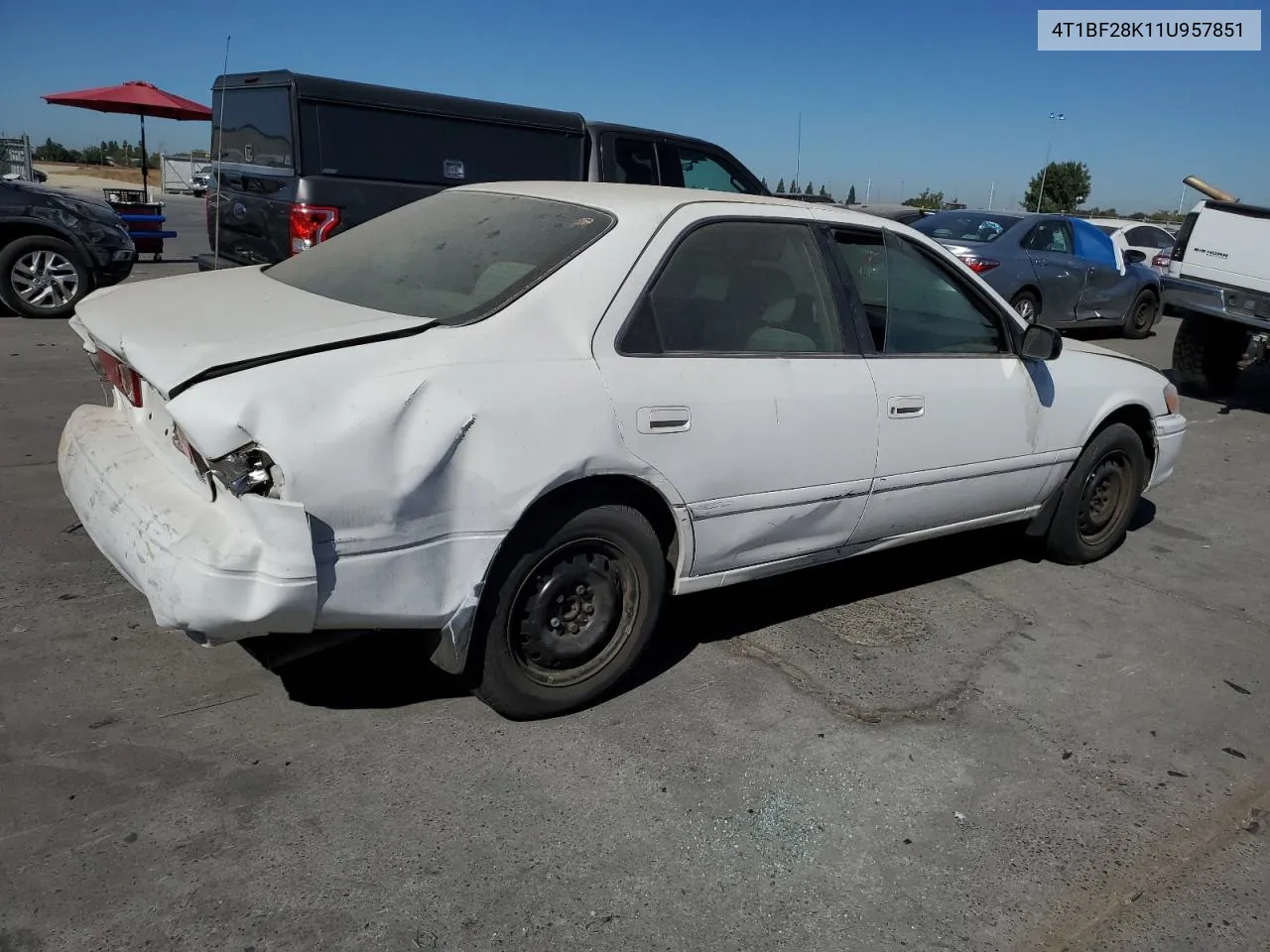 2001 Toyota Camry Le VIN: 4T1BF28K11U957851 Lot: 73991274