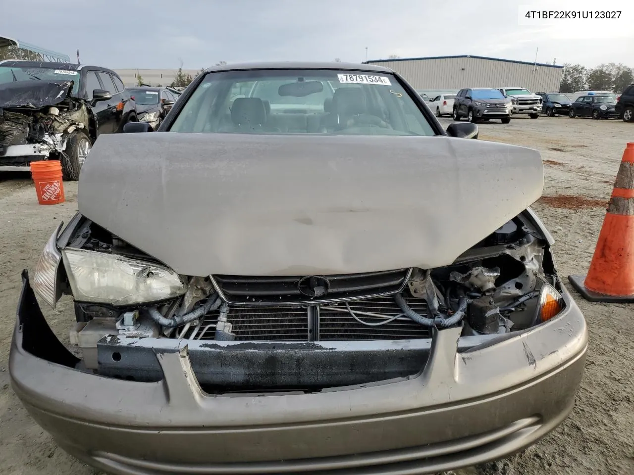 2001 Toyota Camry Le VIN: 4T1BF22K91U123027 Lot: 78791534