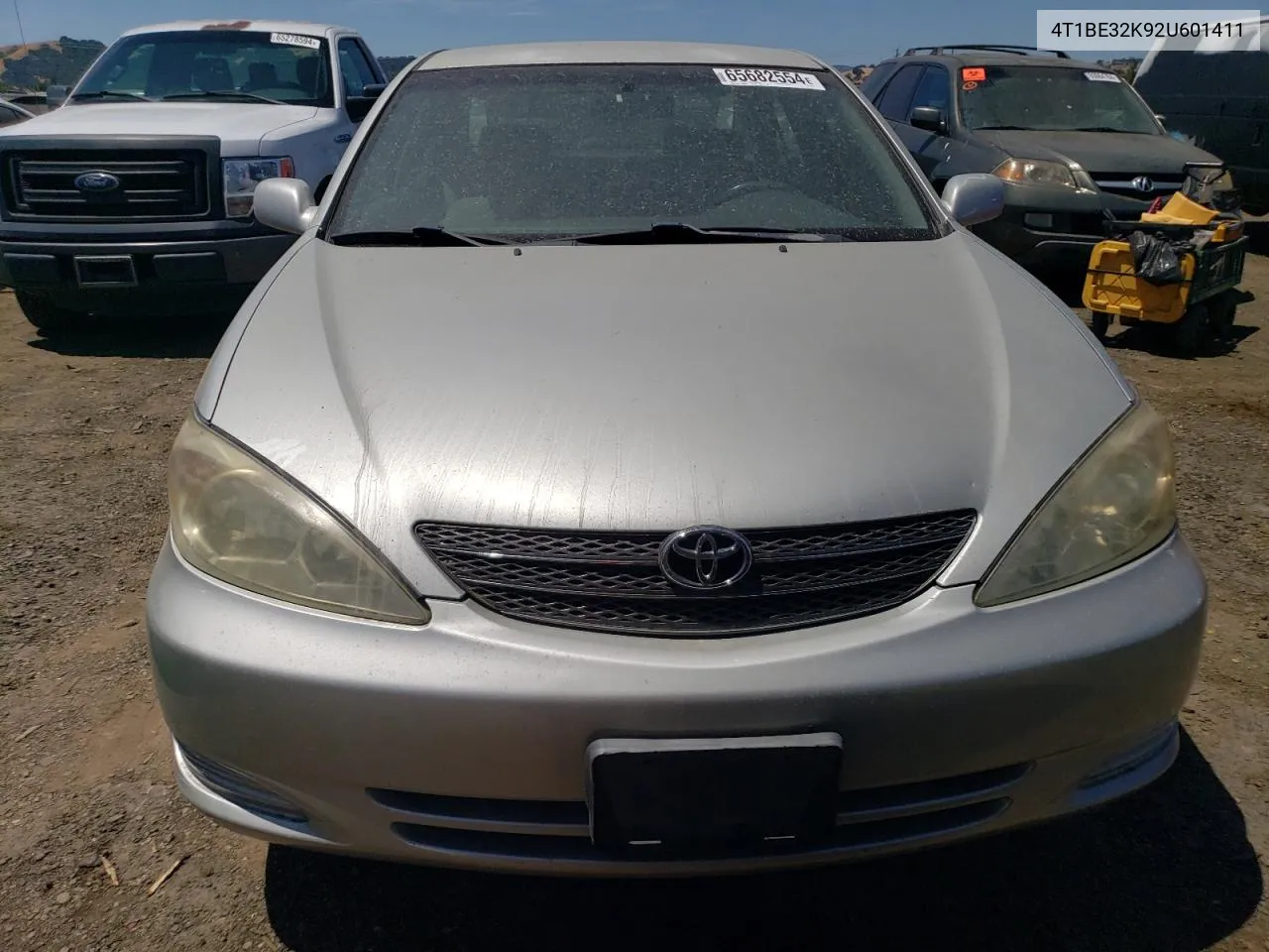 2002 Toyota Camry Le VIN: 4T1BE32K92U601411 Lot: 65682554