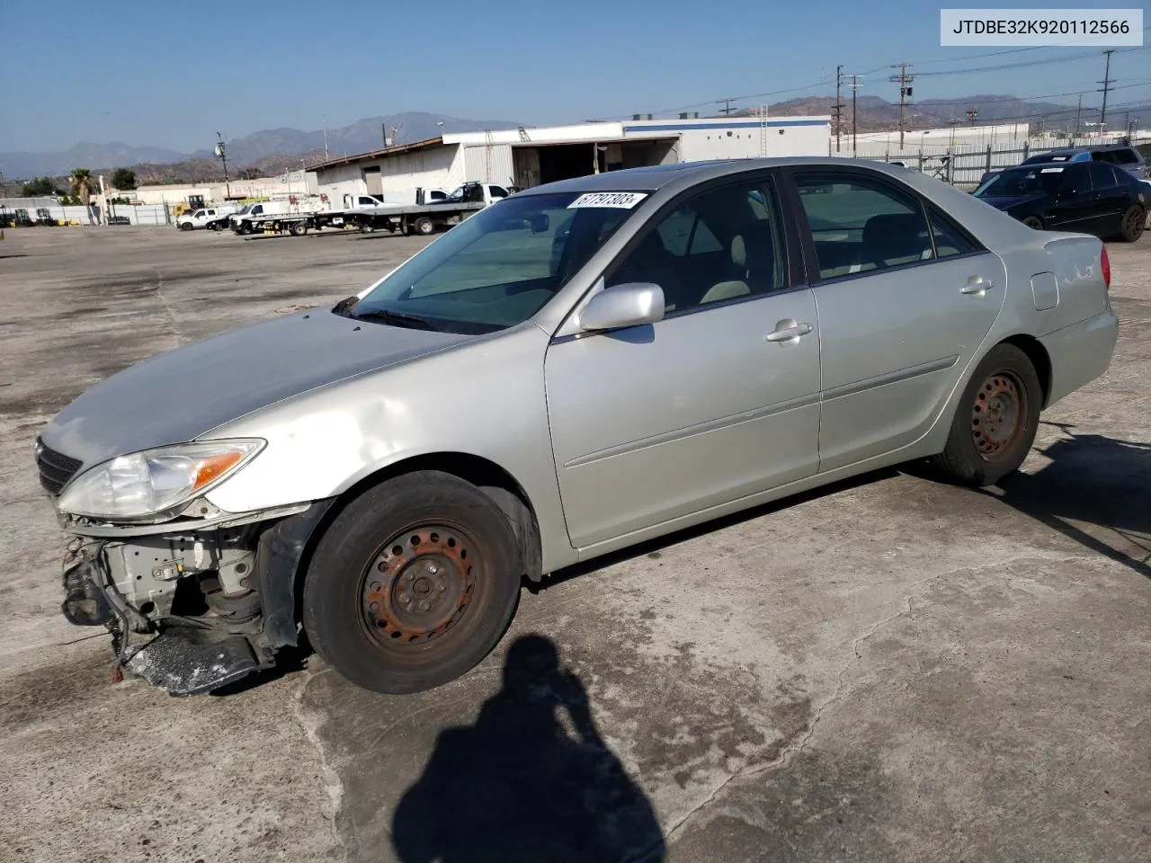 2002 Toyota Camry Le VIN: JTDBE32K920112566 Lot: 67797303