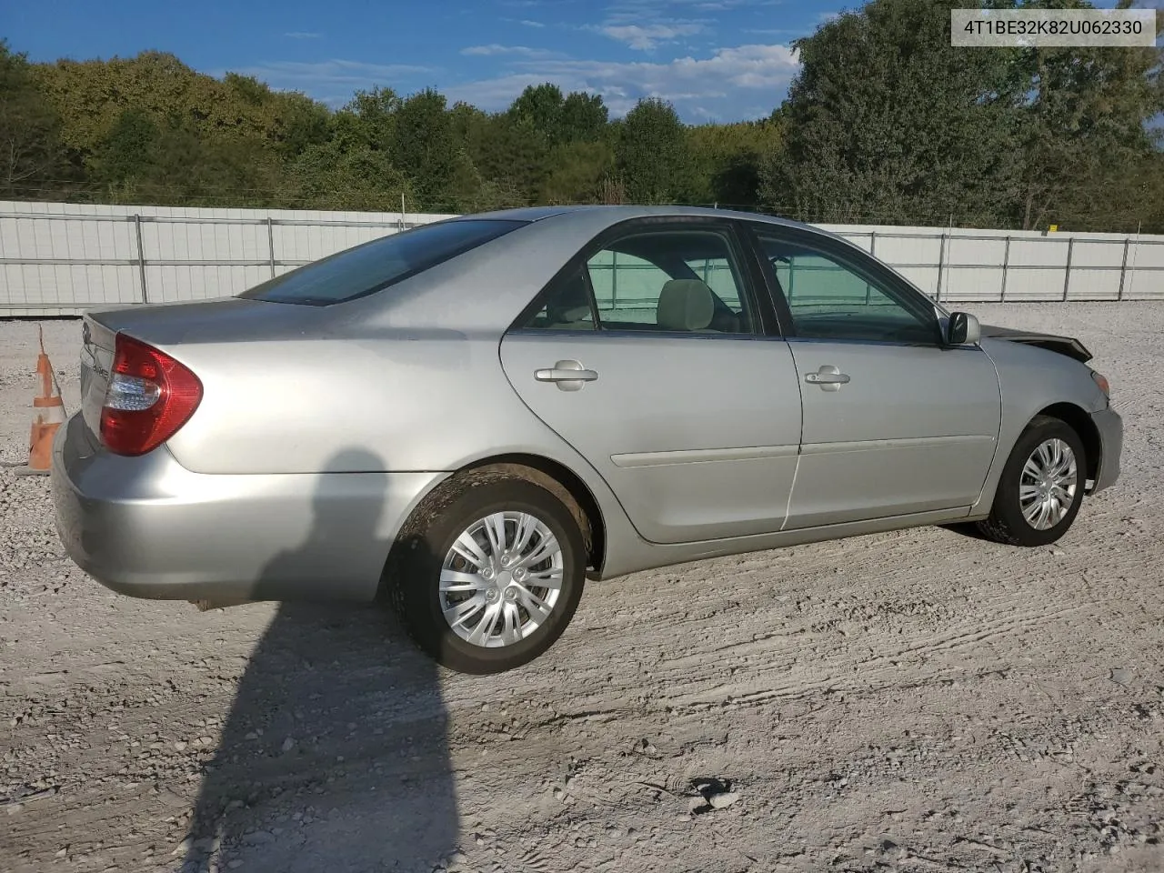 2002 Toyota Camry Le VIN: 4T1BE32K82U062330 Lot: 70698744