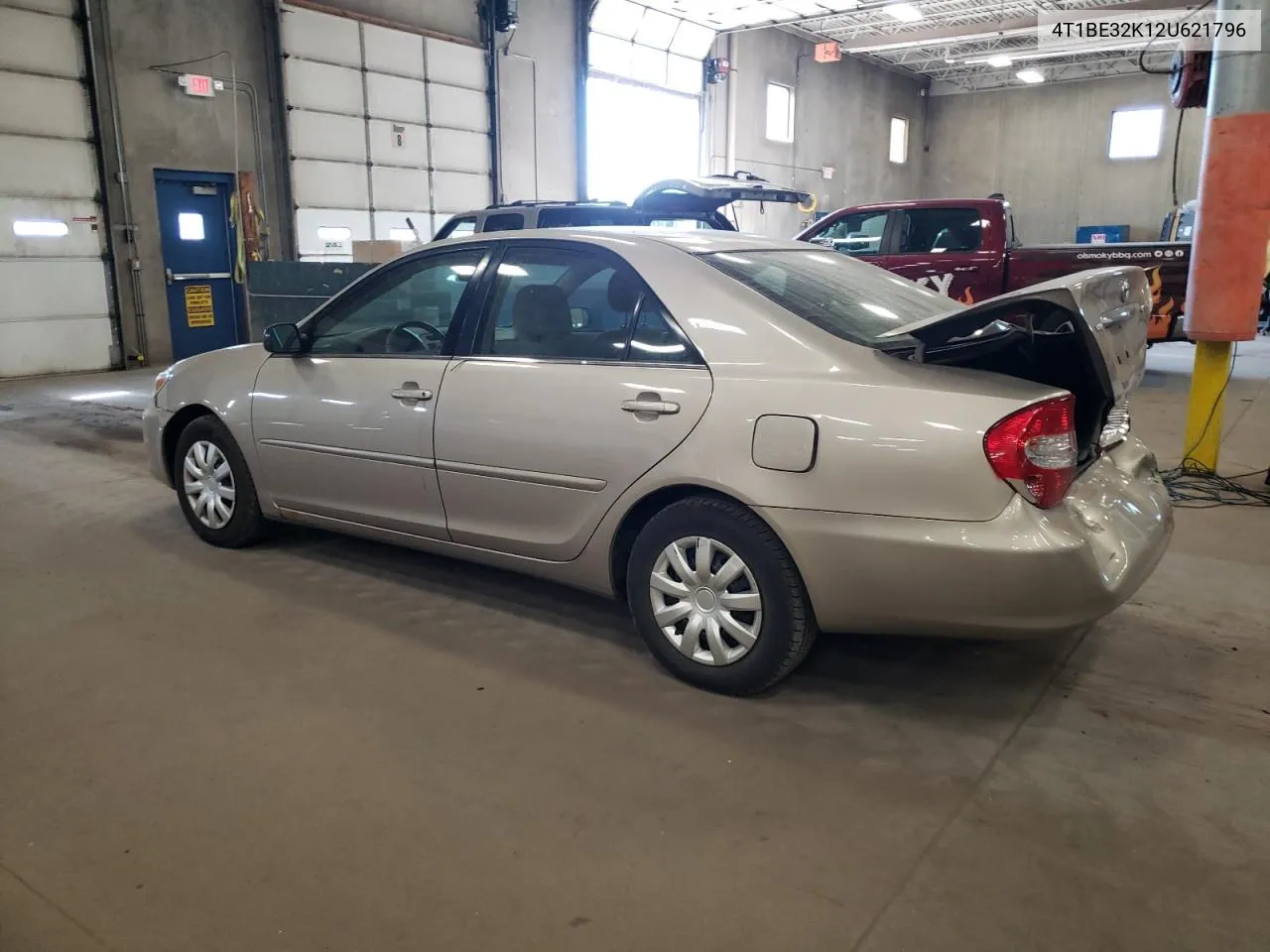 2002 Toyota Camry Le VIN: 4T1BE32K12U621796 Lot: 74287154