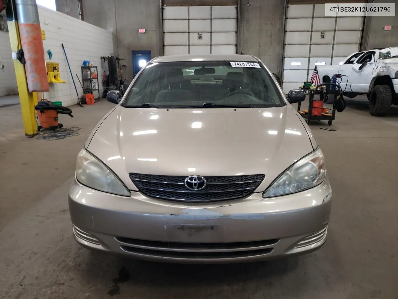 2002 Toyota Camry Le VIN: 4T1BE32K12U621796 Lot: 74287154