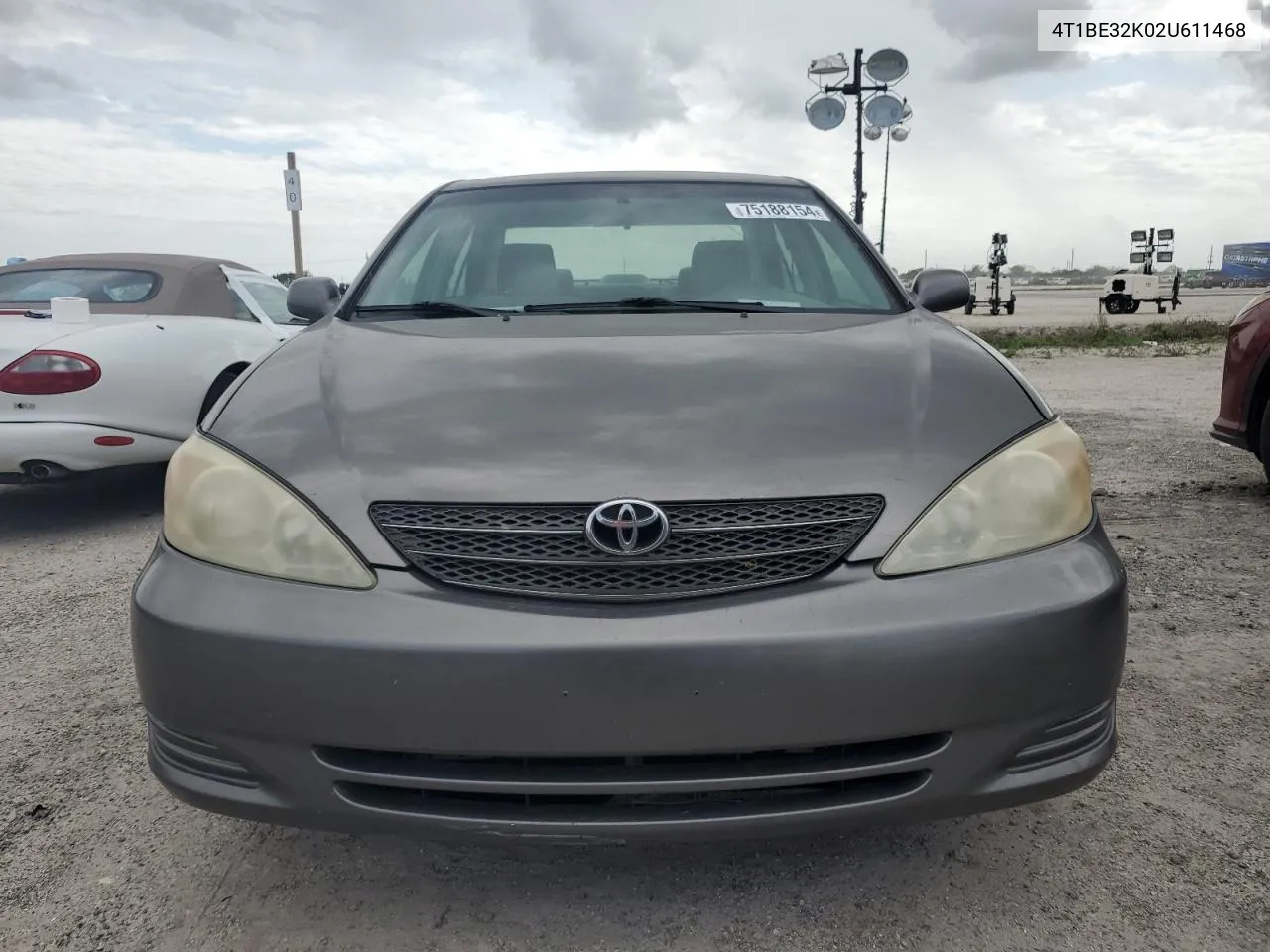 2002 Toyota Camry Le VIN: 4T1BE32K02U611468 Lot: 75188154