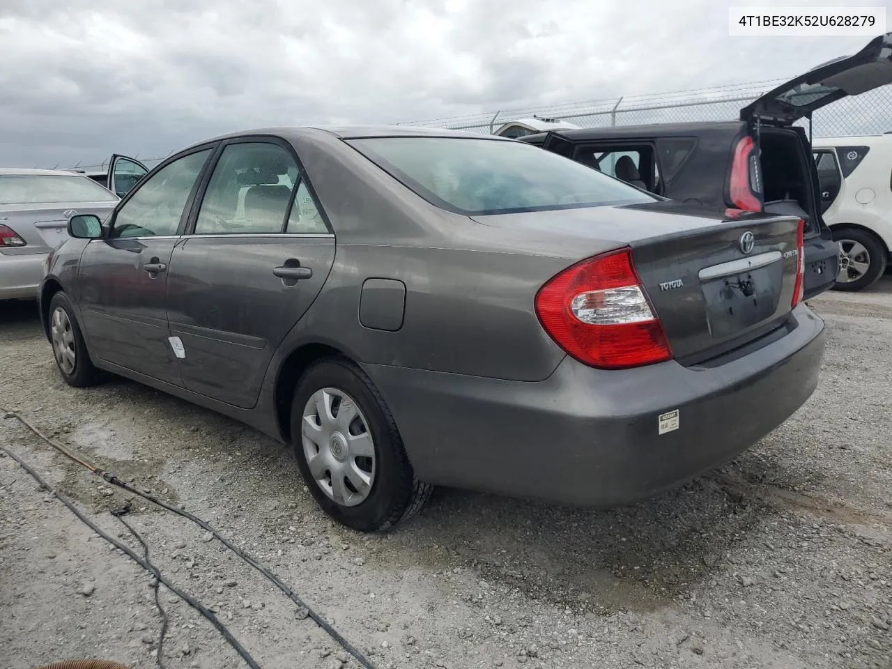 2002 Toyota Camry Le VIN: 4T1BE32K52U628279 Lot: 75241044