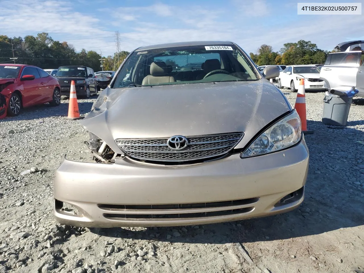 2002 Toyota Camry Le VIN: 4T1BE32K02U500757 Lot: 76335104