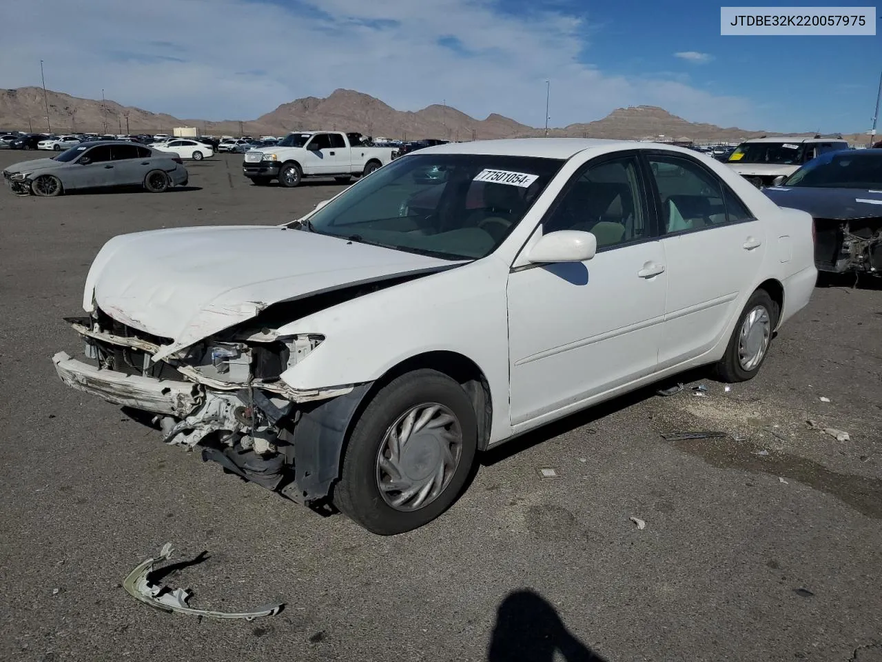 2002 Toyota Camry Le VIN: JTDBE32K220057975 Lot: 77501054