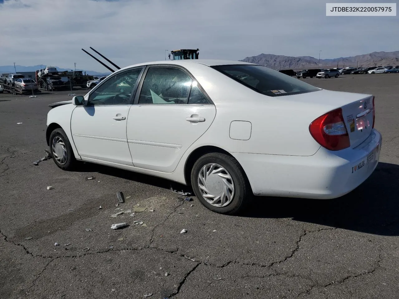 2002 Toyota Camry Le VIN: JTDBE32K220057975 Lot: 77501054