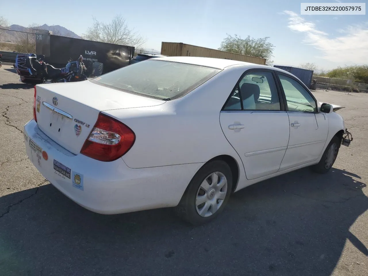 2002 Toyota Camry Le VIN: JTDBE32K220057975 Lot: 77501054