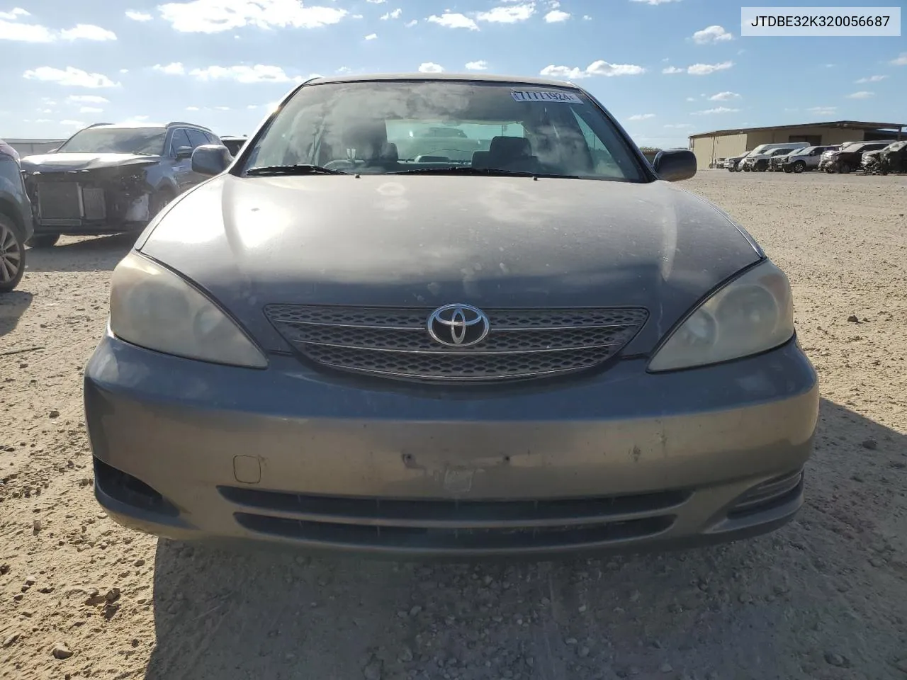 2002 Toyota Camry Le VIN: JTDBE32K320056687 Lot: 77771924