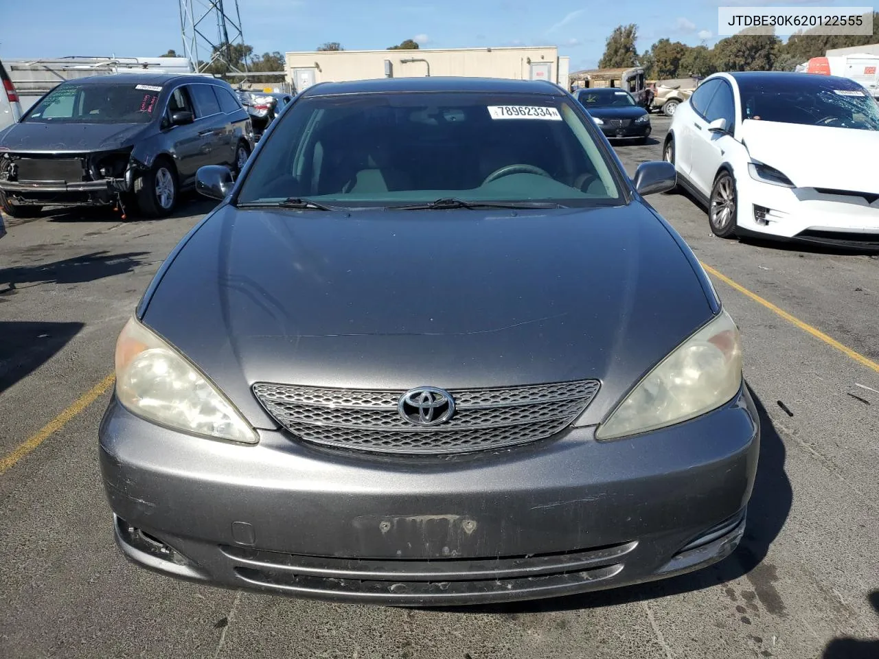 JTDBE30K620122555 2002 Toyota Camry Le