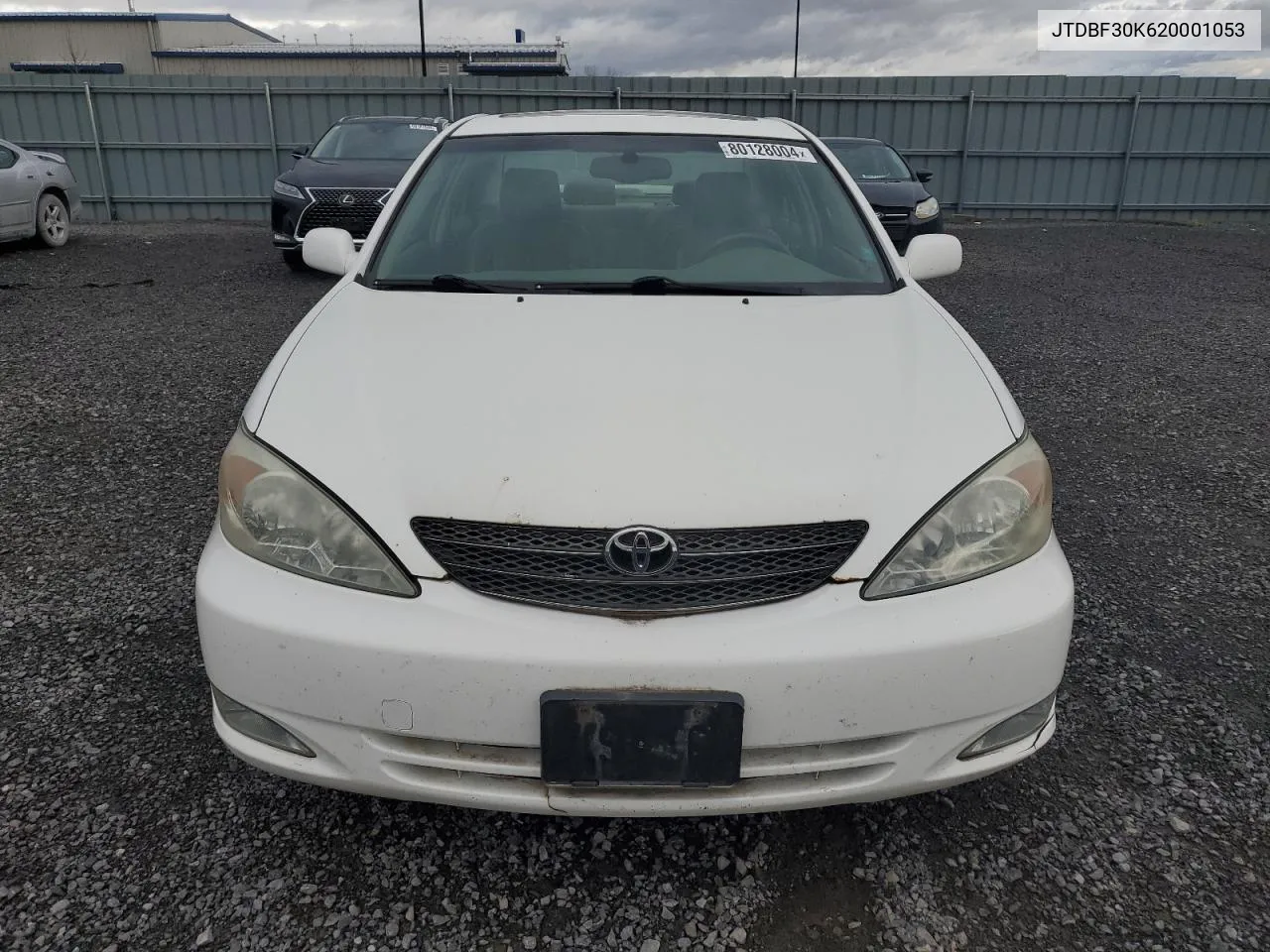 2002 Toyota Camry Le VIN: JTDBF30K620001053 Lot: 80128004