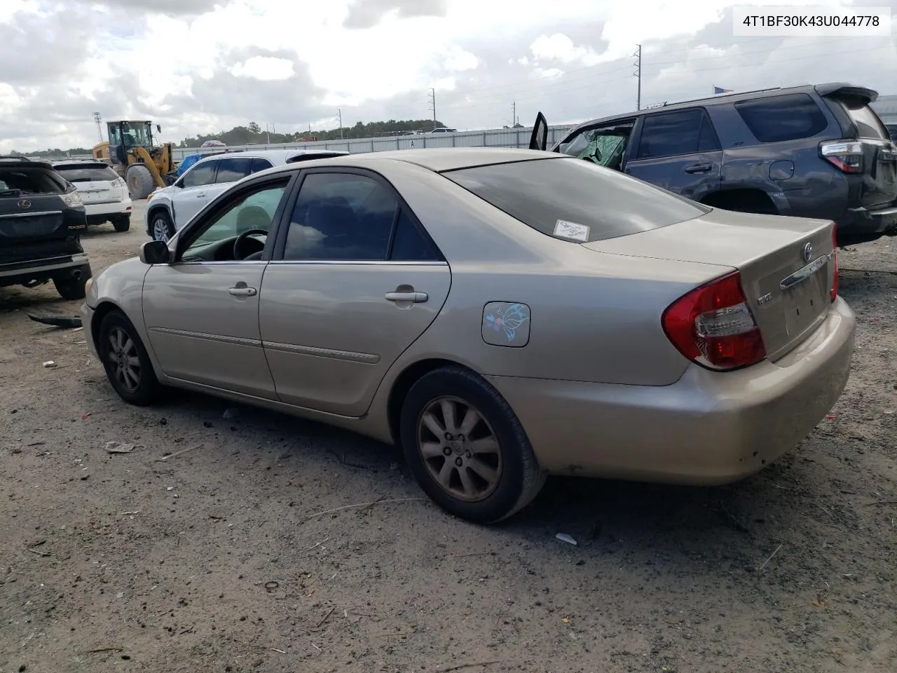 2003 Toyota Camry Le VIN: 4T1BF30K43U044778 Lot: 58904524