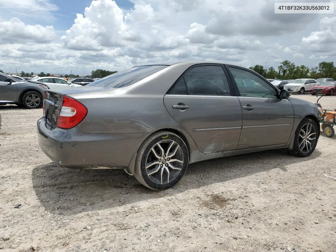 2003 Toyota Camry Le VIN: 4T1BF32K33U563012 Lot: 64429584