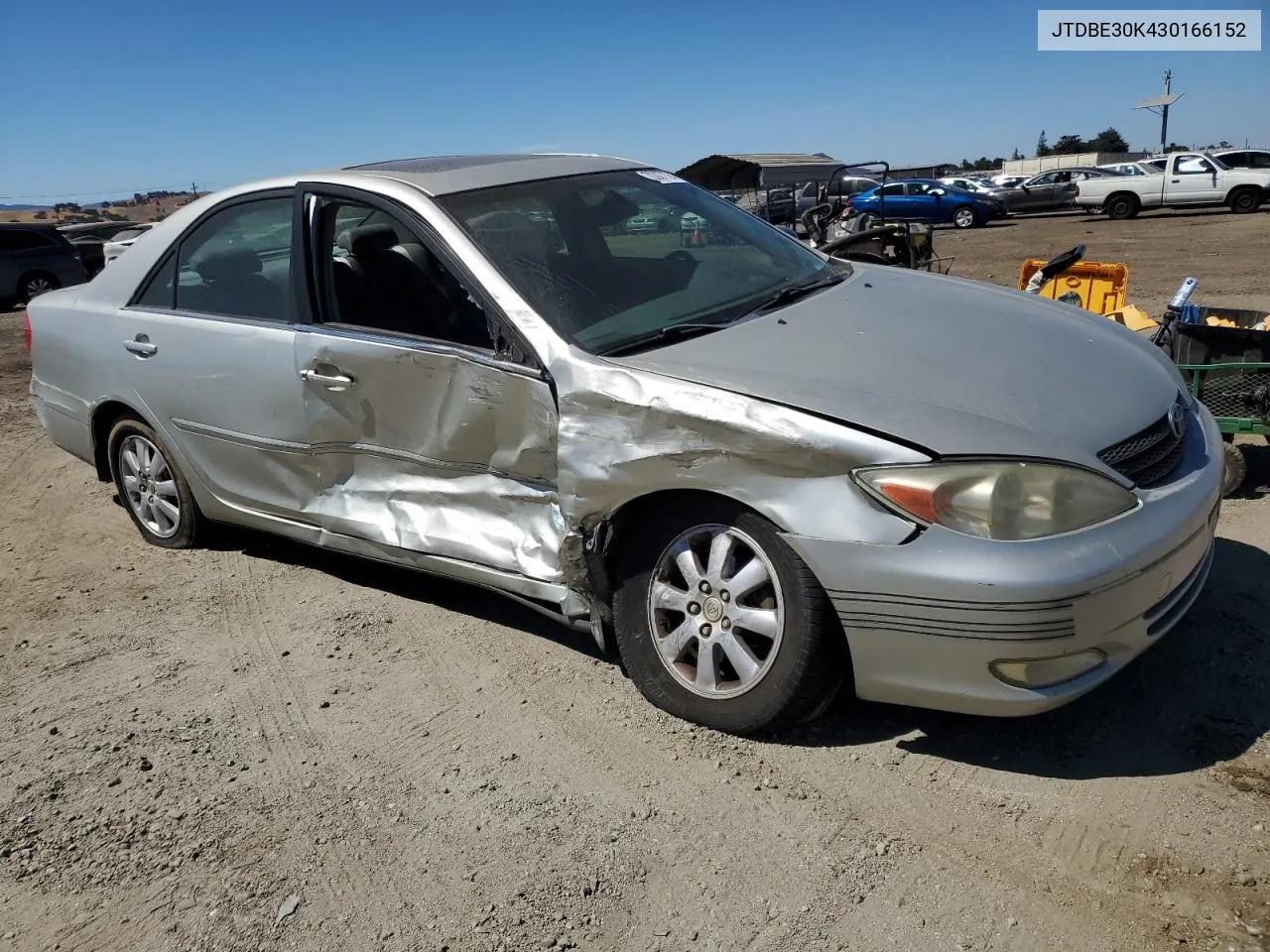 2003 Toyota Camry Le VIN: JTDBE30K430166152 Lot: 70307124