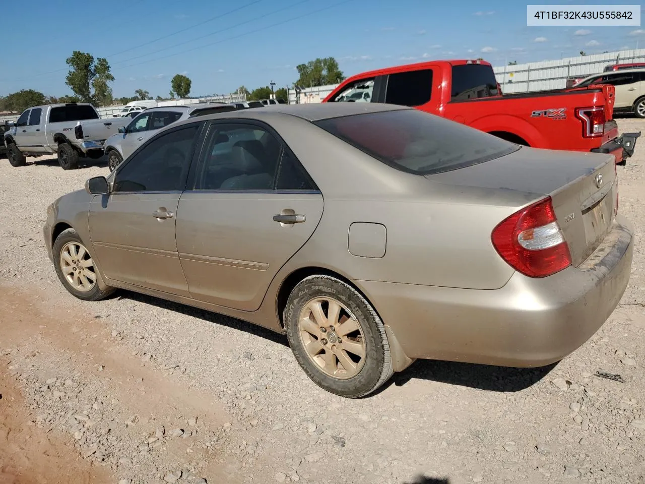 2003 Toyota Camry Le VIN: 4T1BF32K43U555842 Lot: 72185174