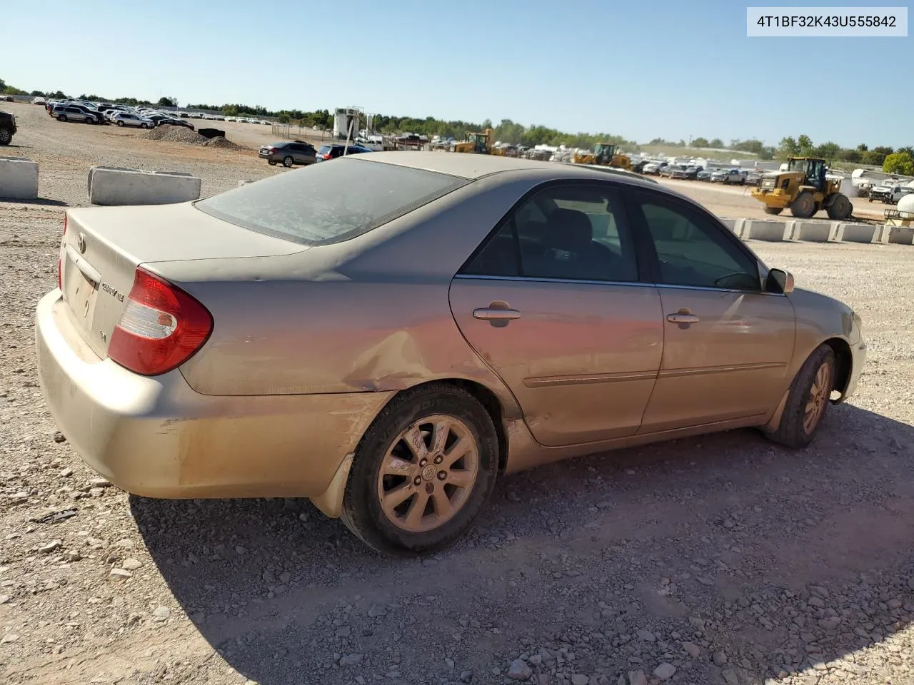 2003 Toyota Camry Le VIN: 4T1BF32K43U555842 Lot: 72185174