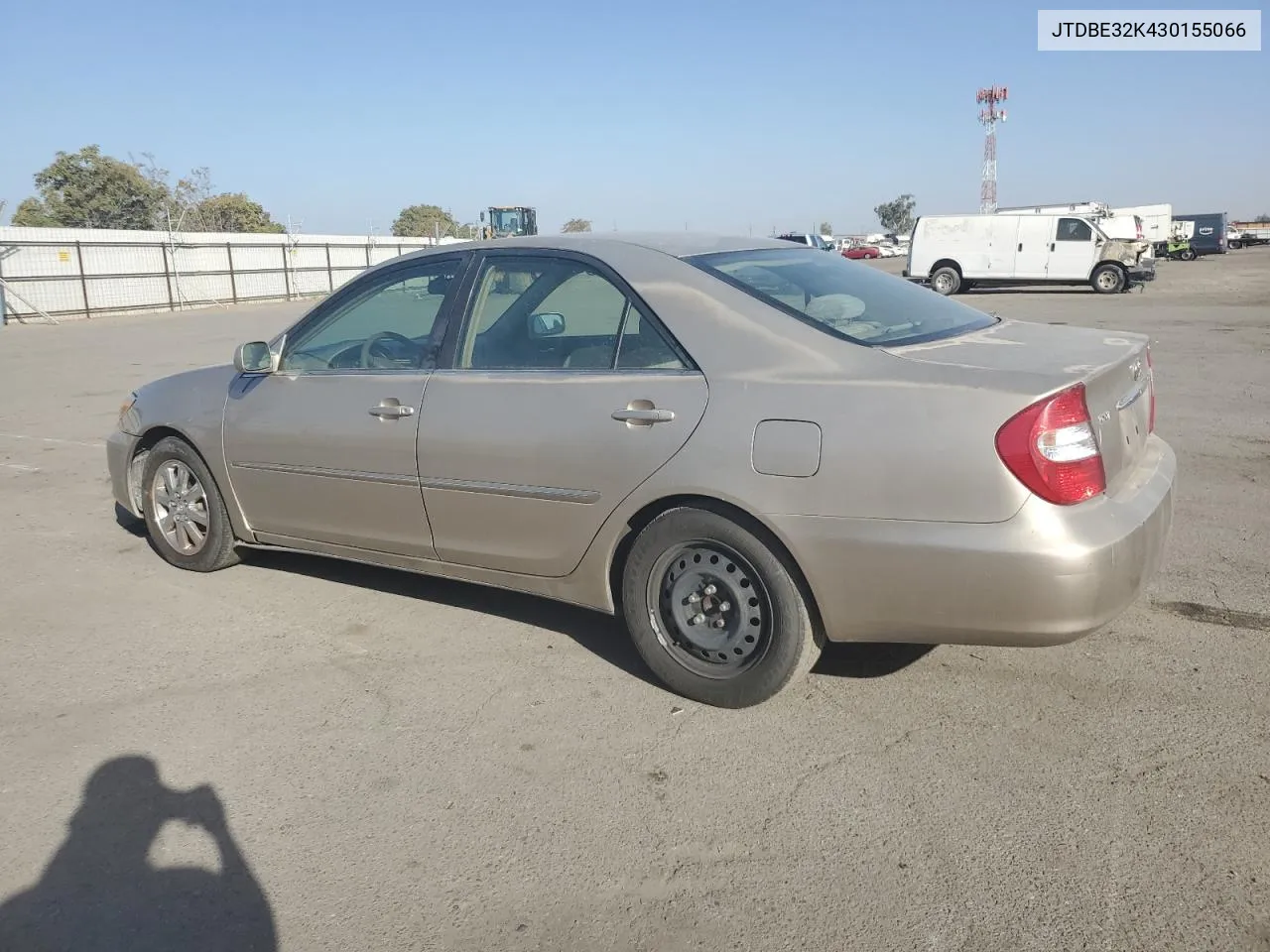 2003 Toyota Camry Le VIN: JTDBE32K430155066 Lot: 75360034