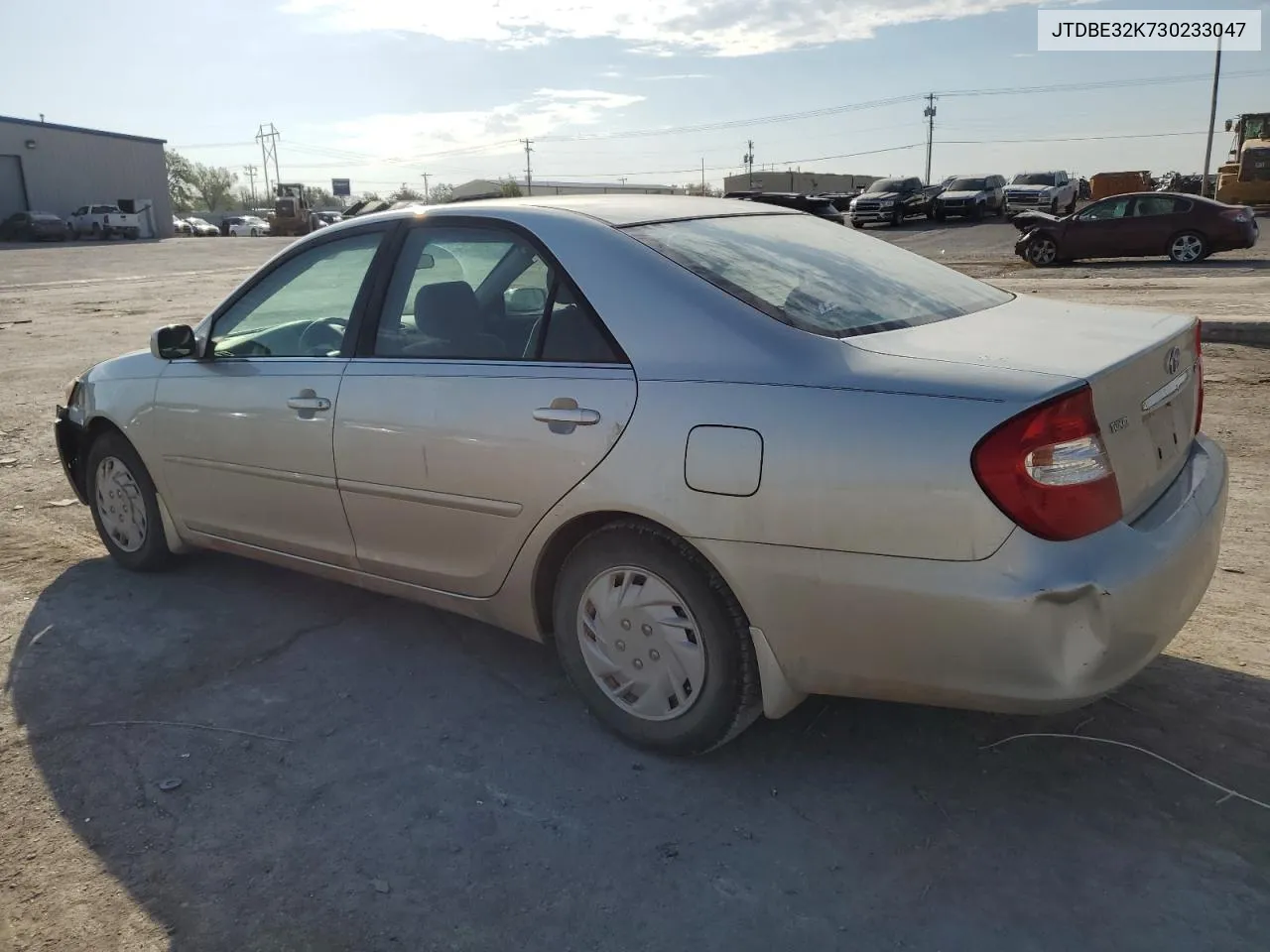 2003 Toyota Camry Le VIN: JTDBE32K730233047 Lot: 76118604