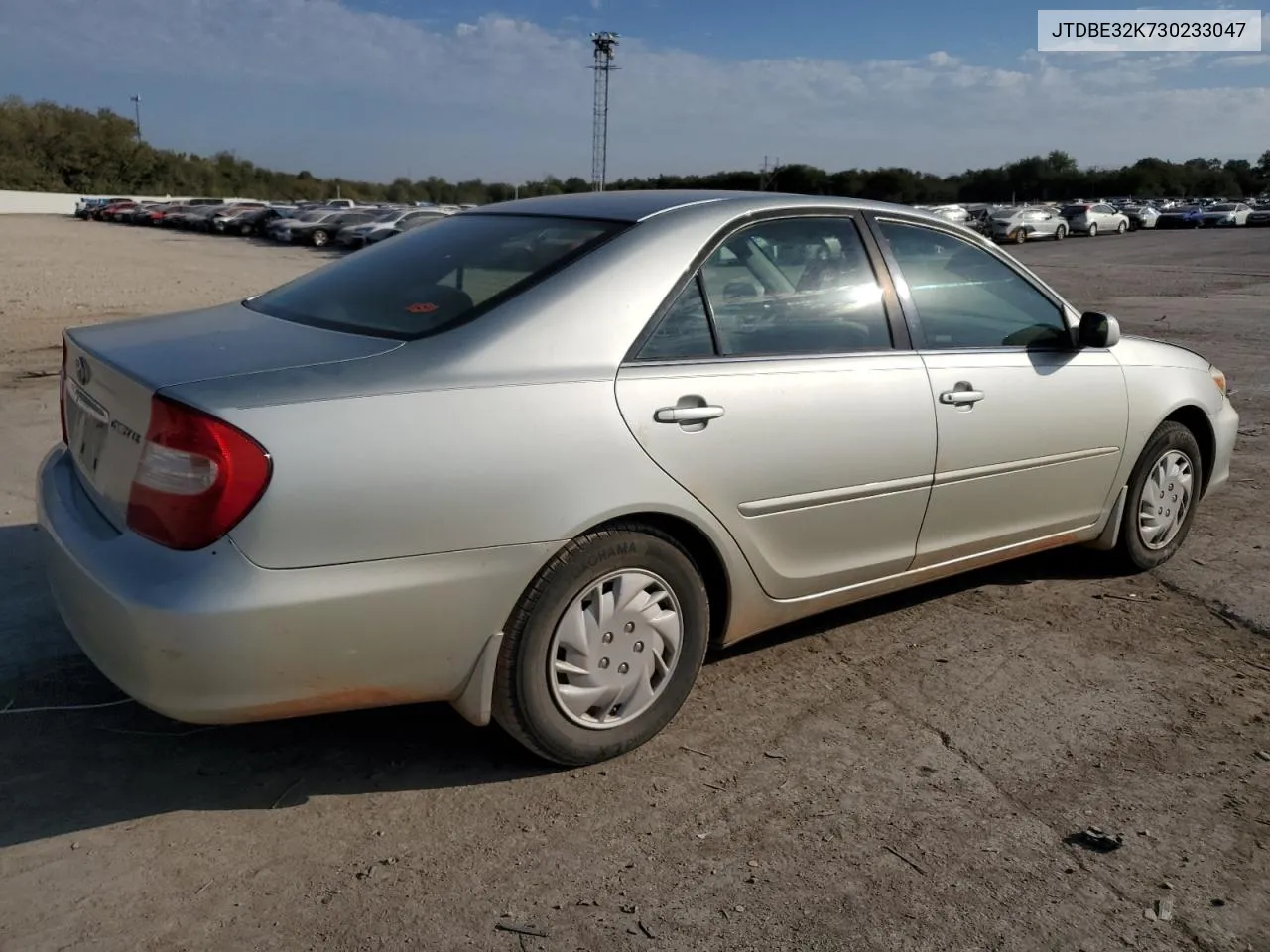 2003 Toyota Camry Le VIN: JTDBE32K730233047 Lot: 76118604