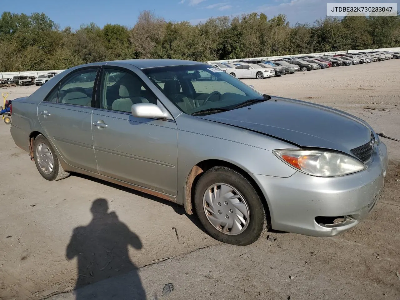 2003 Toyota Camry Le VIN: JTDBE32K730233047 Lot: 76118604