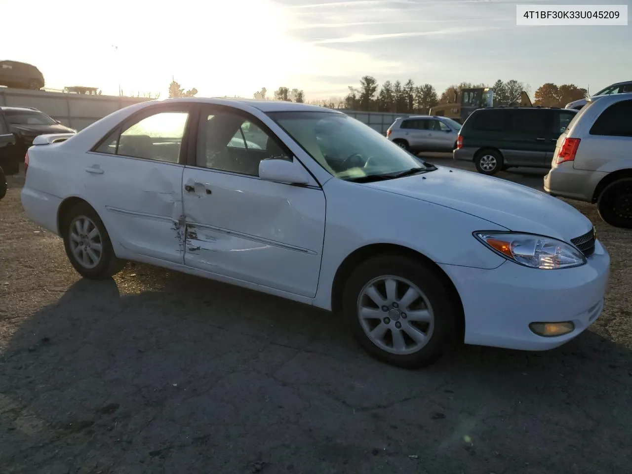 2003 Toyota Camry Le VIN: 4T1BF30K33U045209 Lot: 76950244