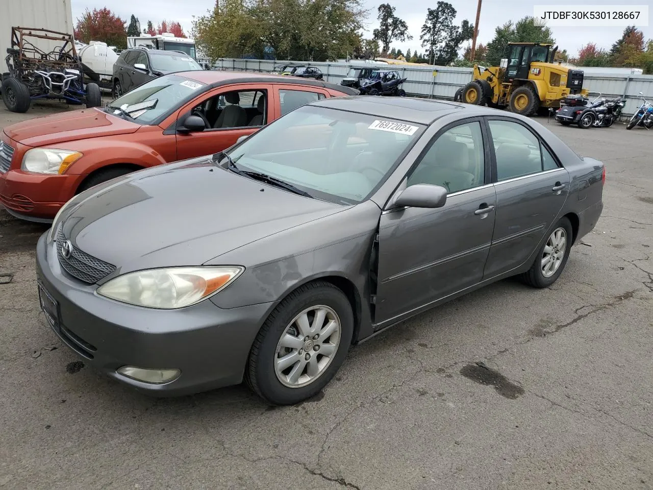 2003 Toyota Camry Le VIN: JTDBF30K530128667 Lot: 76972024