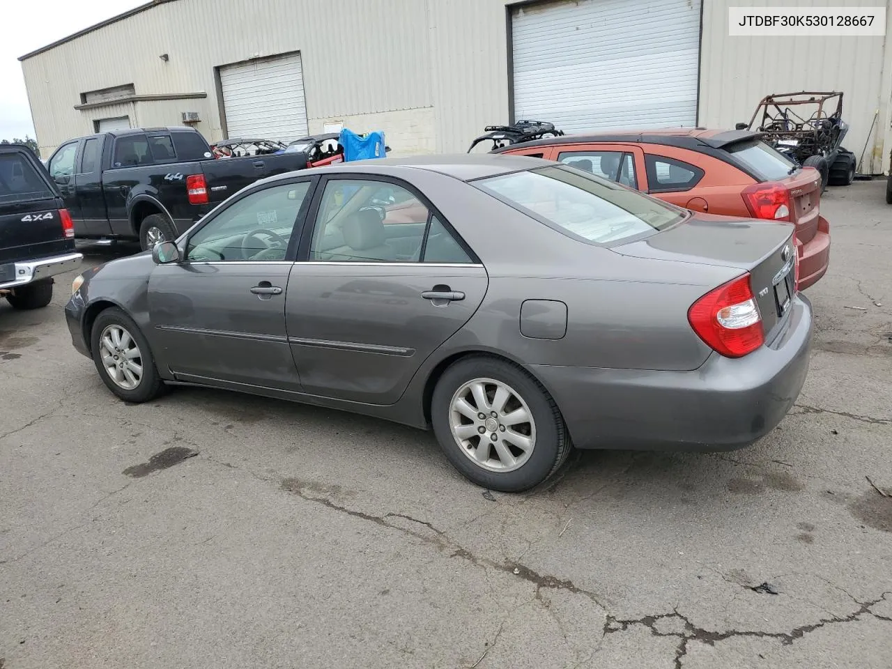 2003 Toyota Camry Le VIN: JTDBF30K530128667 Lot: 76972024